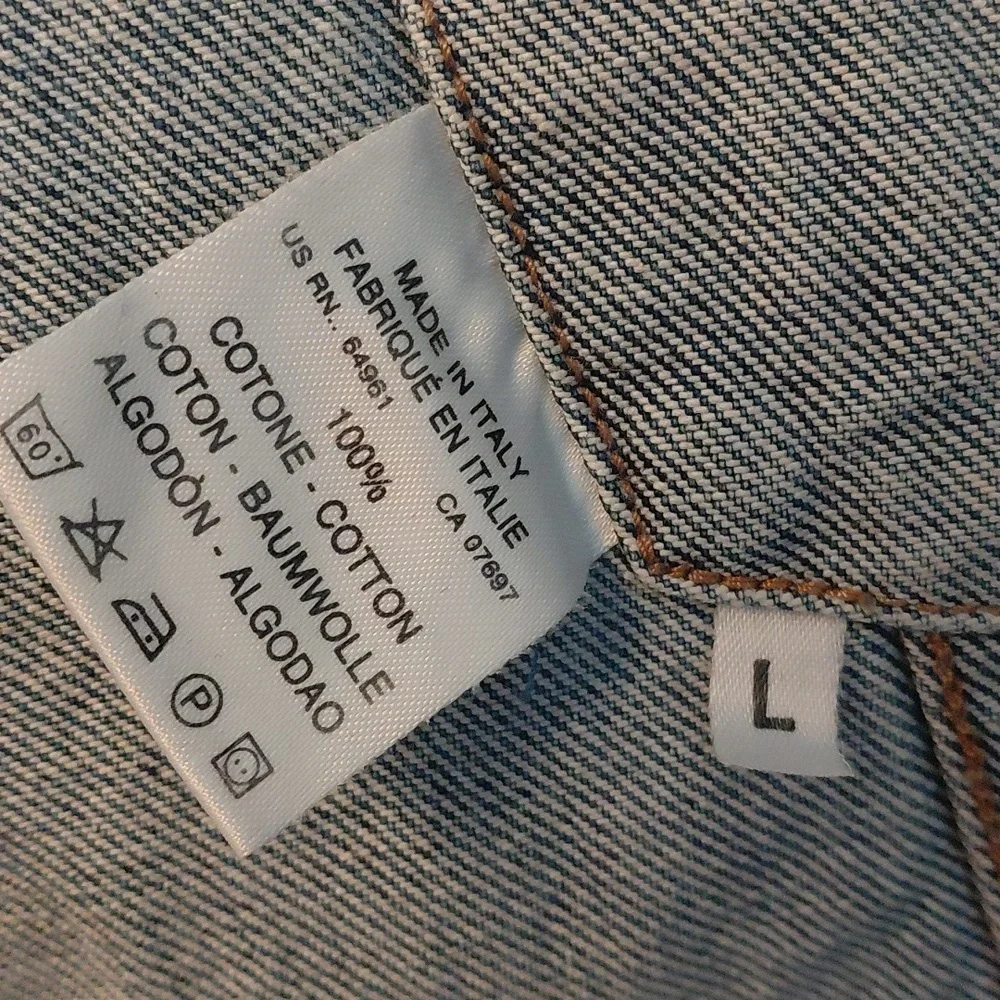 Vintage 90s United Colors Of Benetton MADE IN ITALY Jean Jacket - Picture 9 of 10